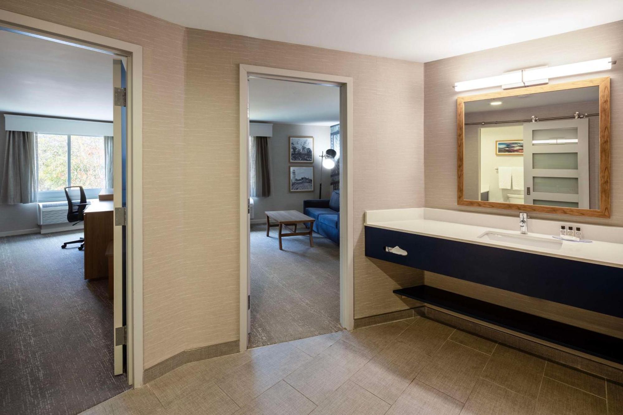 Aiden By Best Western Cape Cod - Уест Ярмут Екстериор снимка